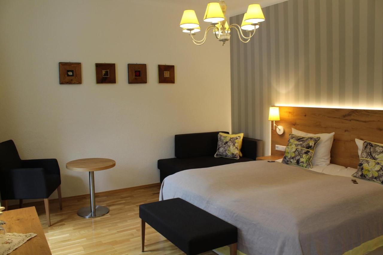 Goldener Adler Oberried - Hotel & Appartements Екстер'єр фото