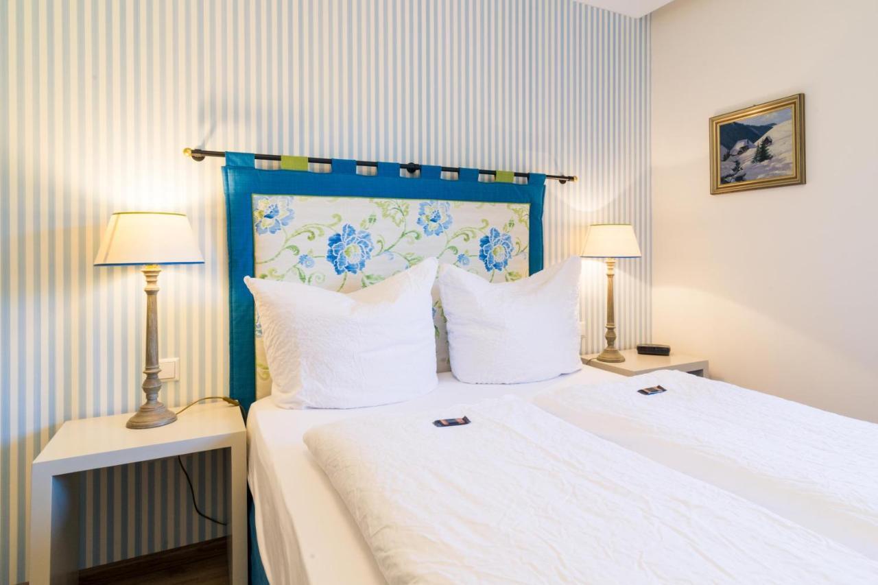 Goldener Adler Oberried - Hotel & Appartements Екстер'єр фото