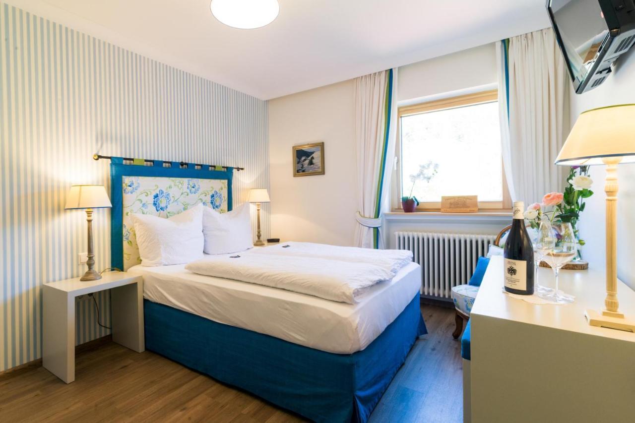 Goldener Adler Oberried - Hotel & Appartements Екстер'єр фото