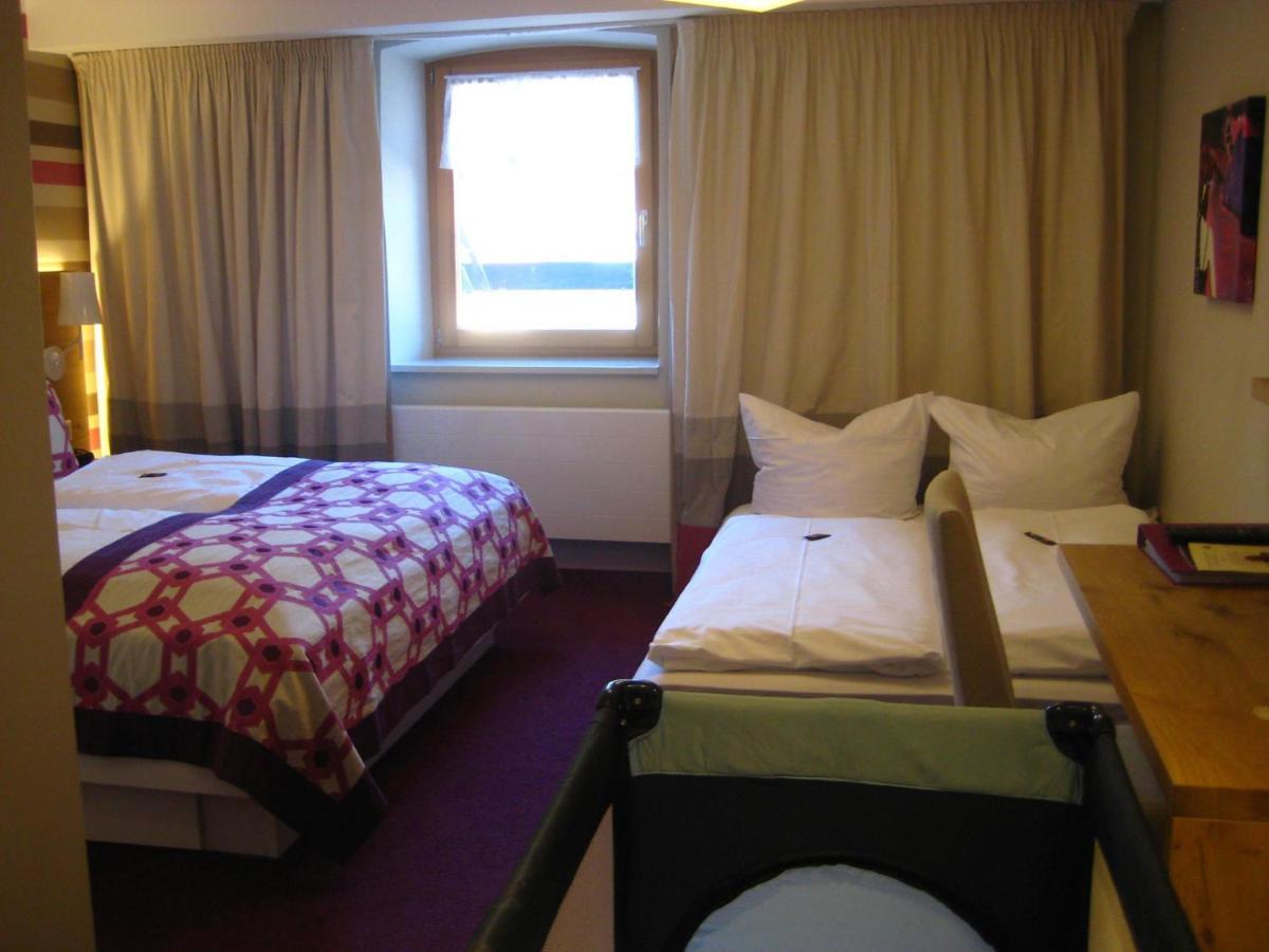 Goldener Adler Oberried - Hotel & Appartements Екстер'єр фото